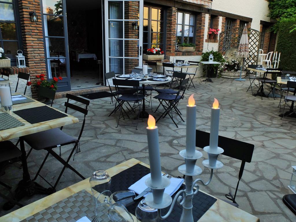 Auberge Du Grand Dauphin Dhuizon Zewnętrze zdjęcie