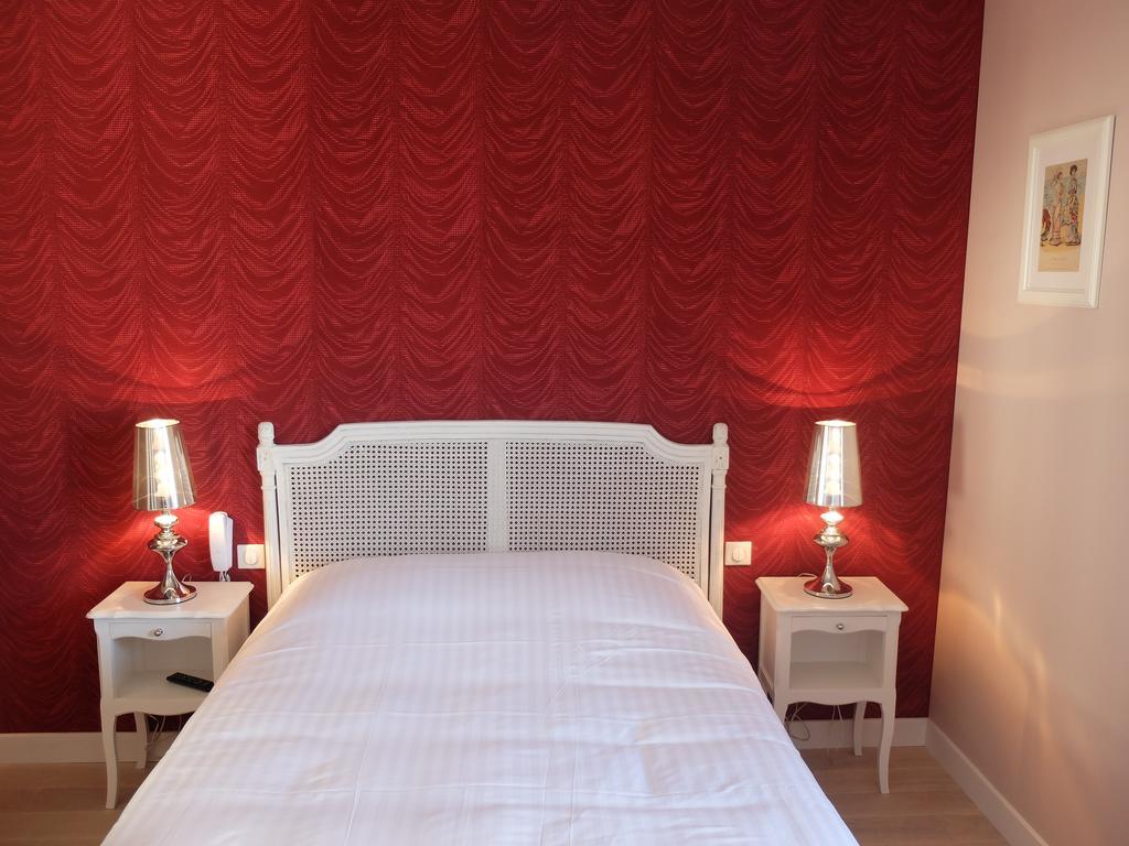 Auberge Du Grand Dauphin Dhuizon Zewnętrze zdjęcie