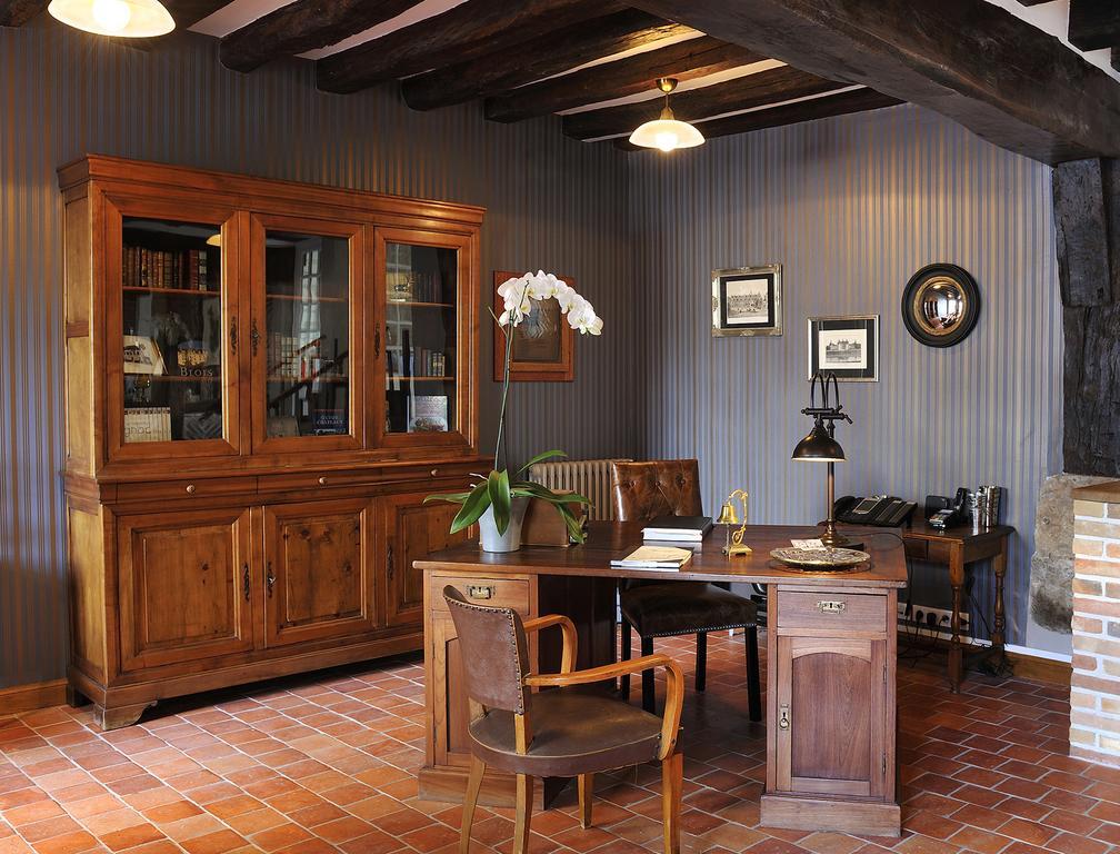 Auberge Du Grand Dauphin Dhuizon Zewnętrze zdjęcie