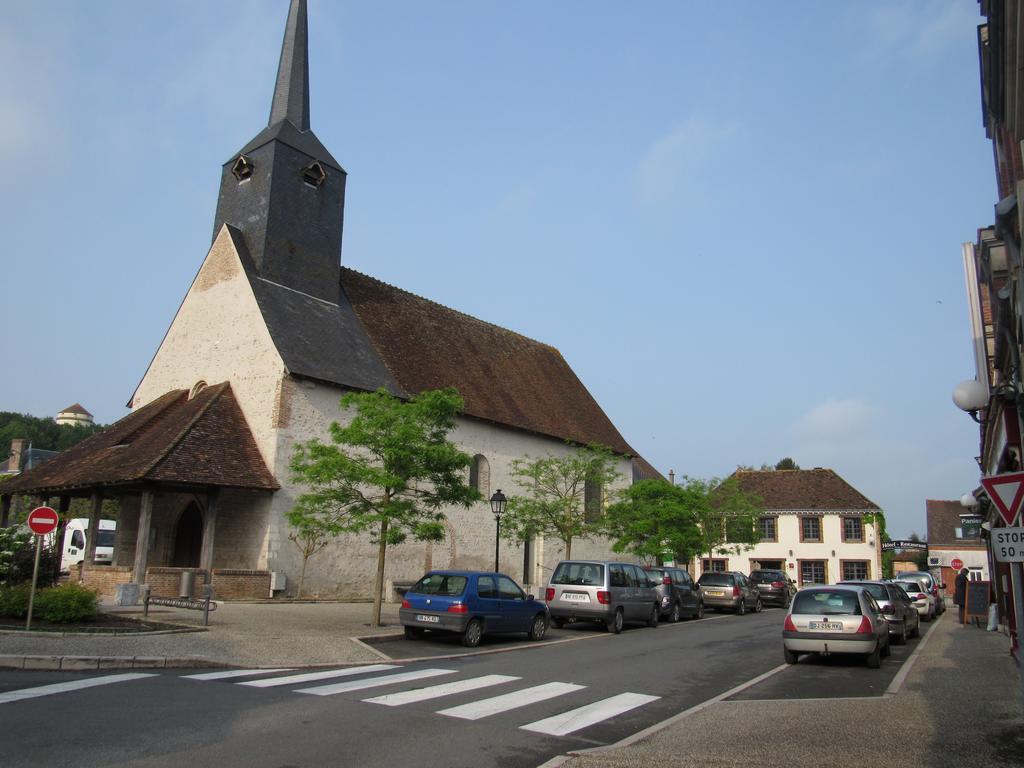 Auberge Du Grand Dauphin Dhuizon Zewnętrze zdjęcie