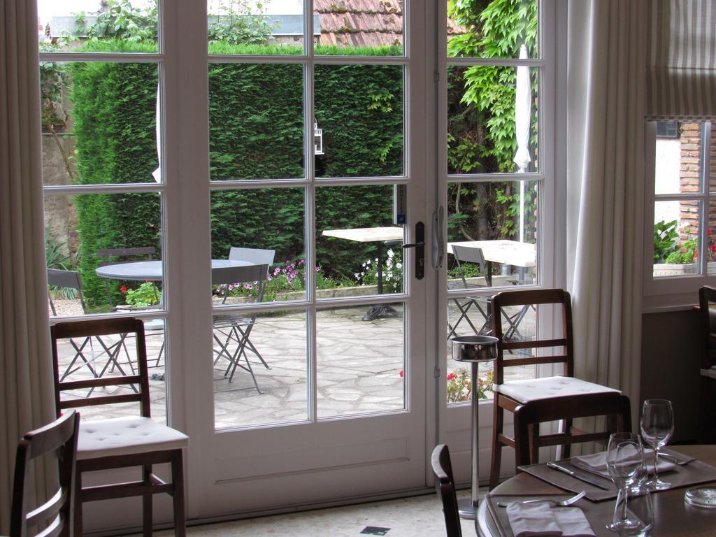 Auberge Du Grand Dauphin Dhuizon Zewnętrze zdjęcie