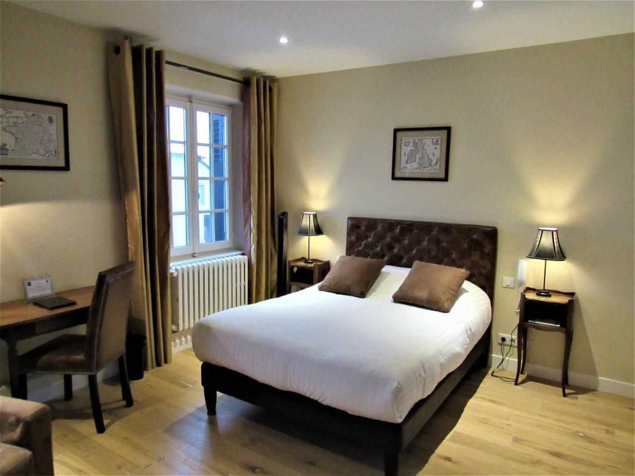 Auberge Du Grand Dauphin Dhuizon Zewnętrze zdjęcie